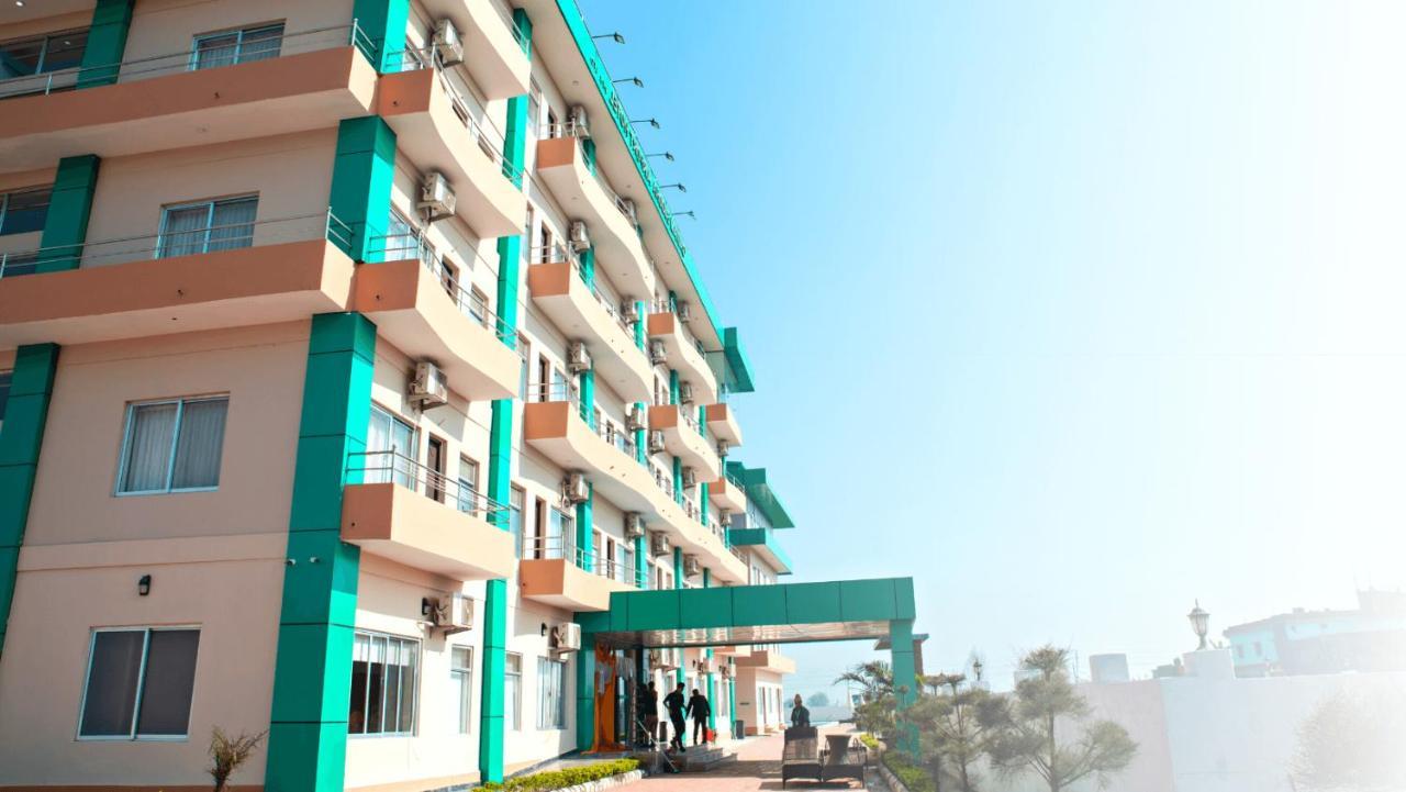 Gautam Buddha Airport Hotel Siddharthanagar ภายนอก รูปภาพ